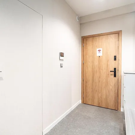 Rentplanet - Zabrska Apartment *